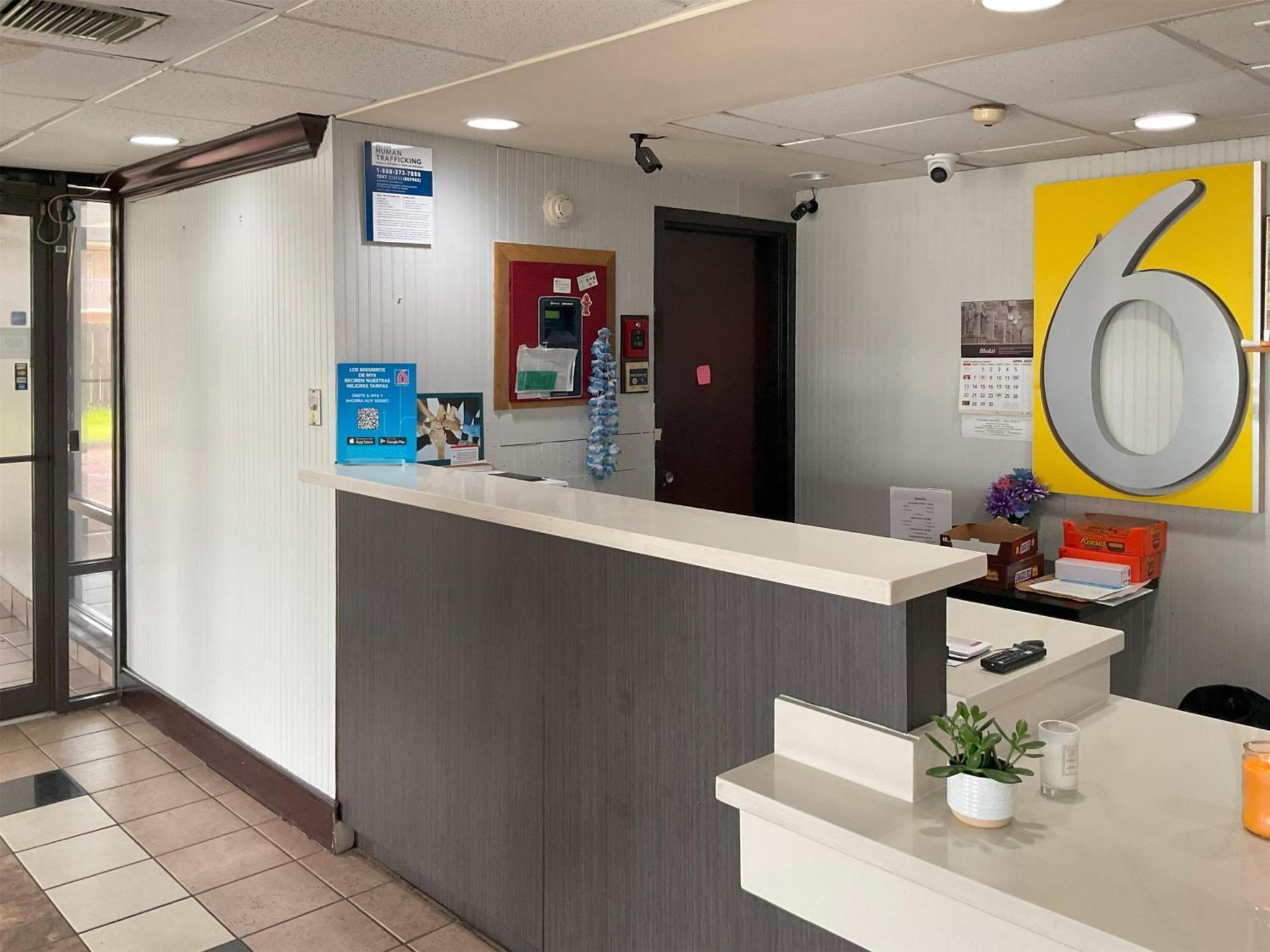 Motel 6 Baton Rouge East, La I12 מראה חיצוני תמונה